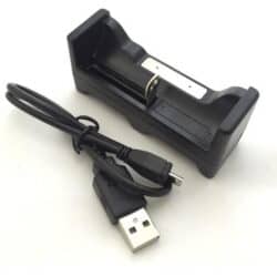 AKUN LATAUSTELINE USB SOVELTUU MM. LITHIUM AKUILLE: 10440-26650